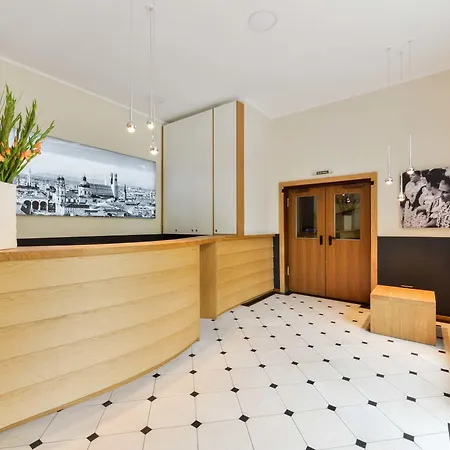 Am Markt 3* München